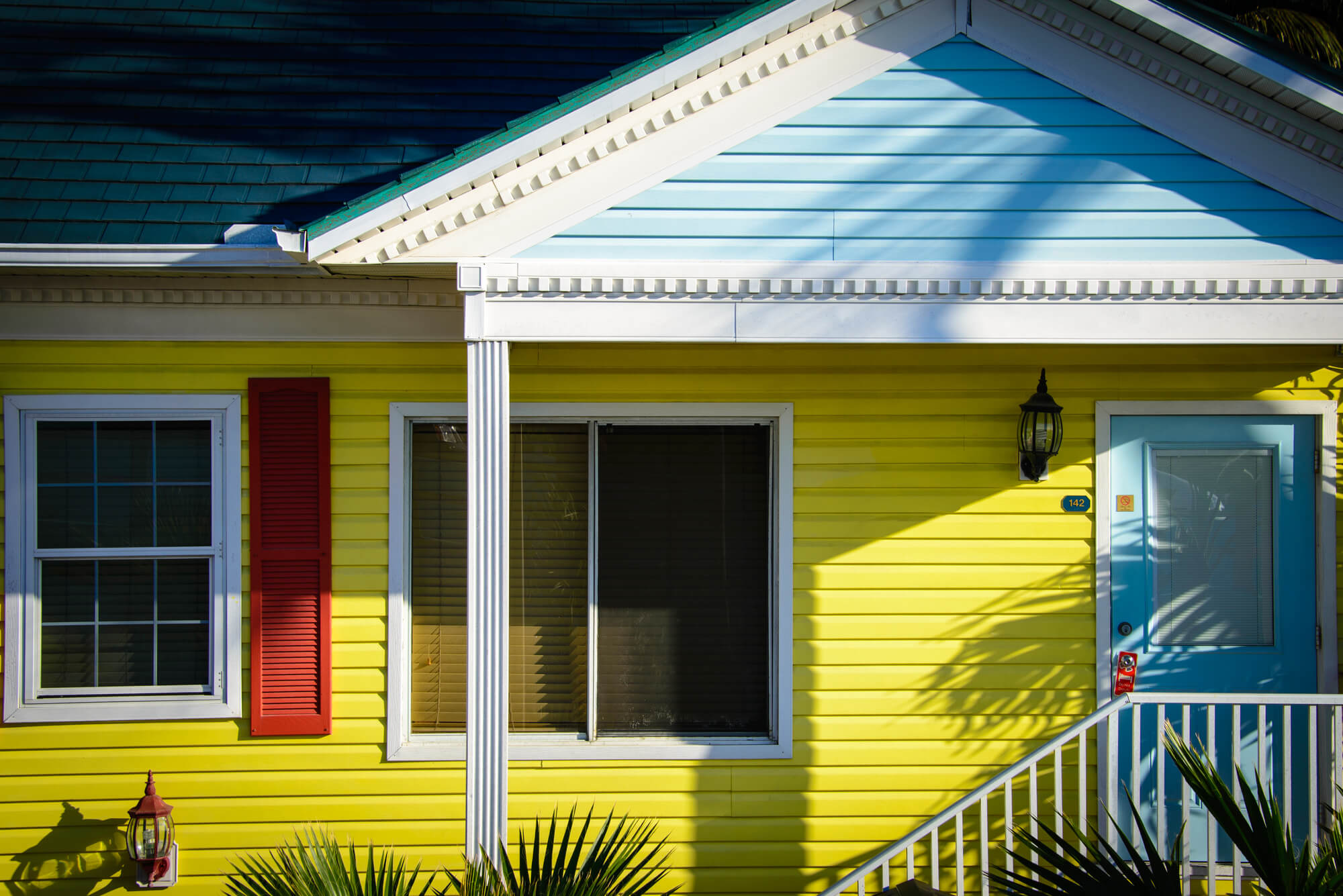 House and Roof Color Combinations for your Home in 2023