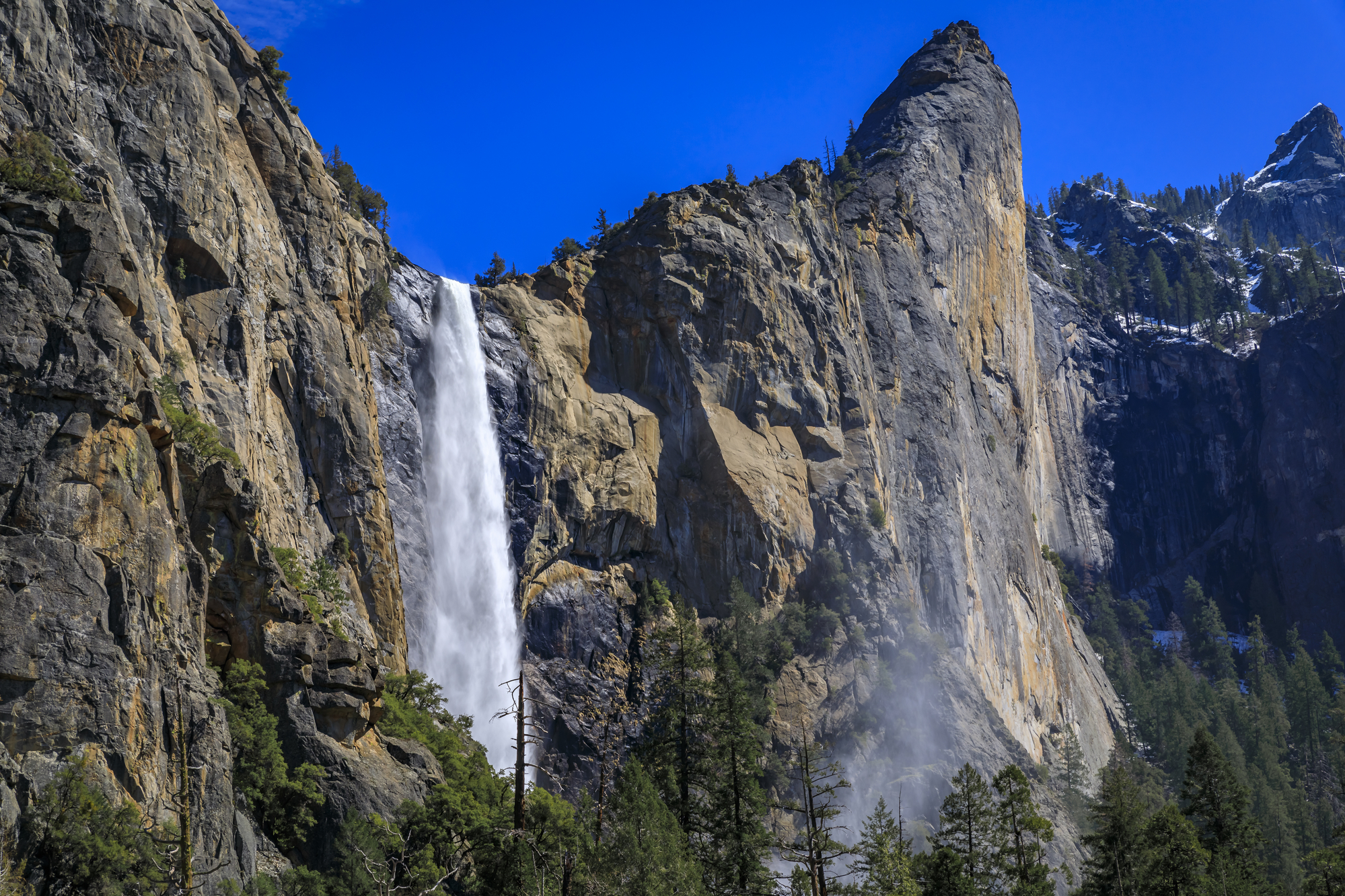 Bridalveil falls in Yosemite National Park