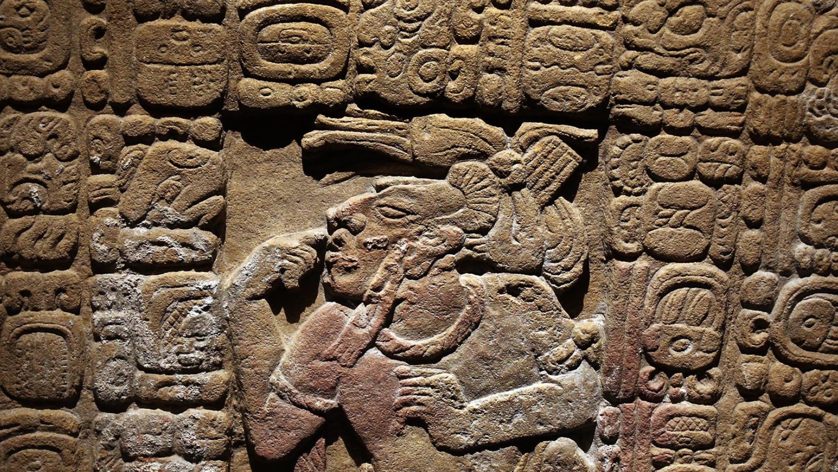 main features of Mayan art and sculpture