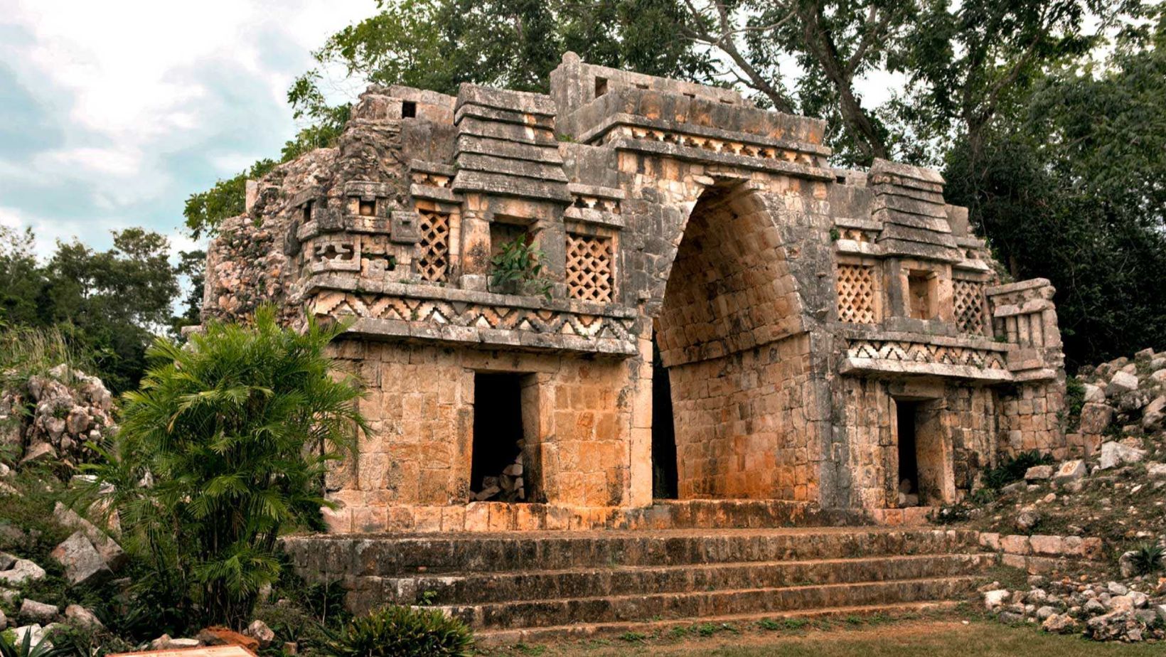 Mayan pyramids in Mexico